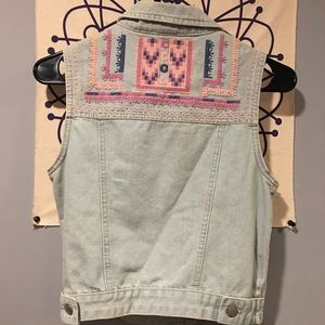 Denim aztec button up vest. Size US 4. Barley worn